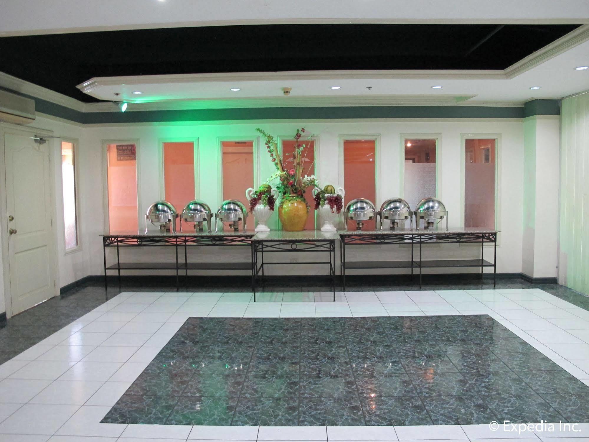 Metro Park Hotel - Cebu City Exterior photo