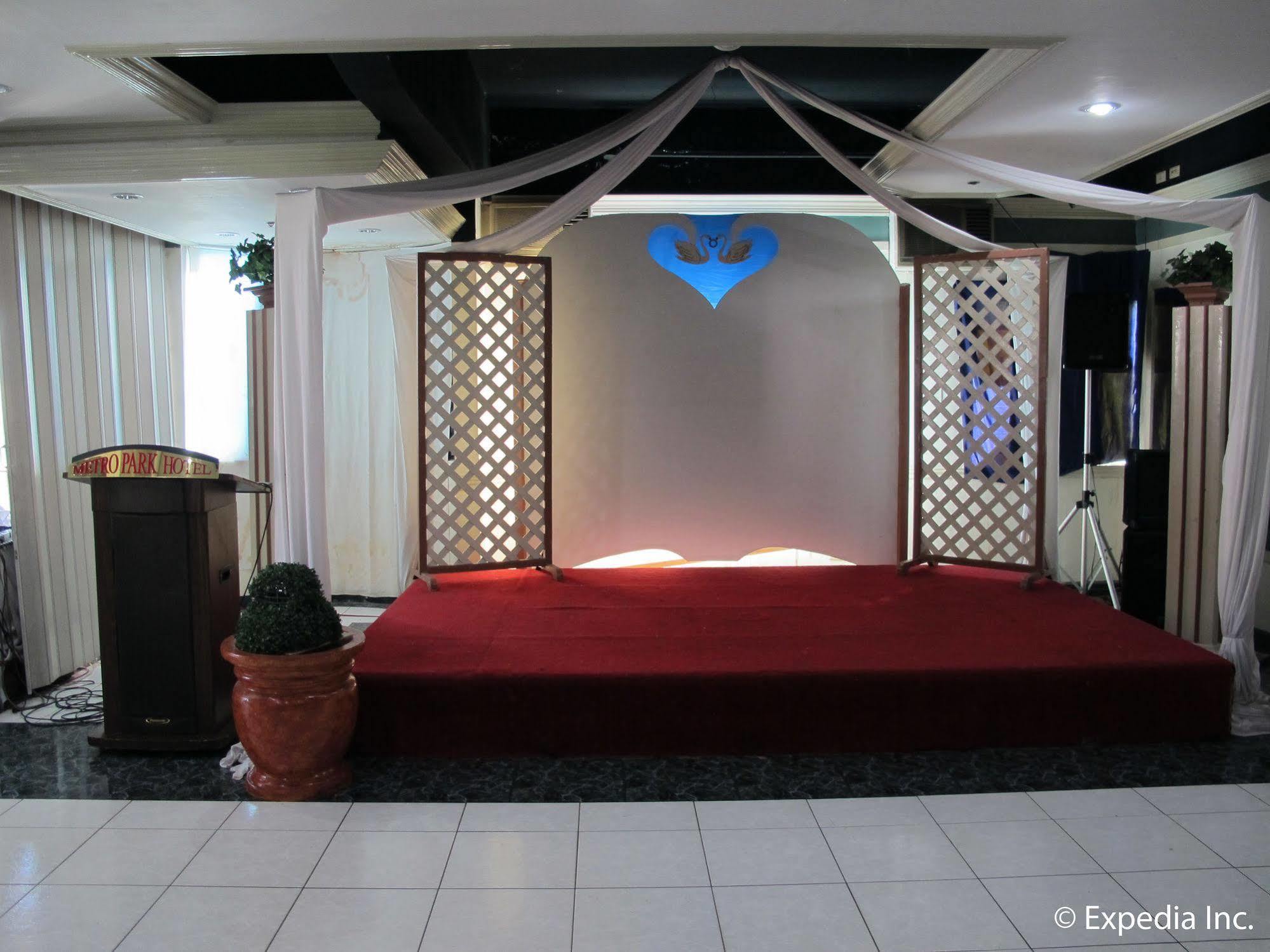 Metro Park Hotel - Cebu City Exterior photo